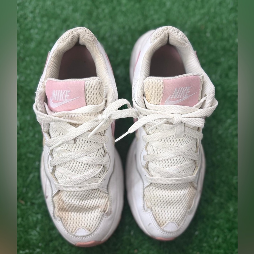 Nike Air Max Fusion
White Pink Glaze (Women's) Size‎ 9